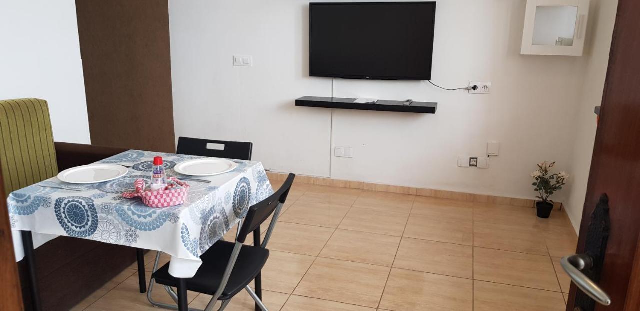 Apartment D Holiday Lanzarote Аресифе Екстериор снимка